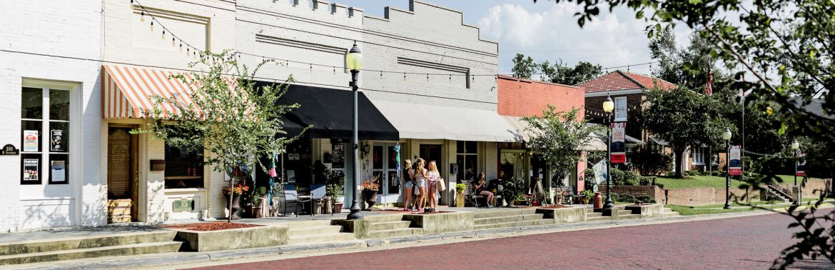 Clinton, Mississippi shops street view