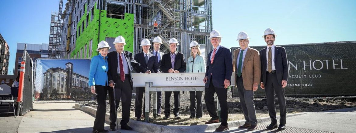 Aurora Mayor Mike Coffman